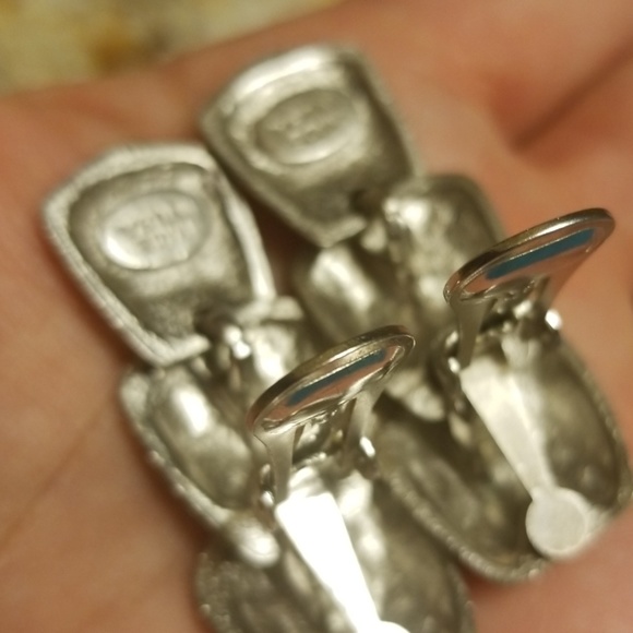 Vintage MADE IN USA silvertone earrings PM 656 - Picture 3 of 6